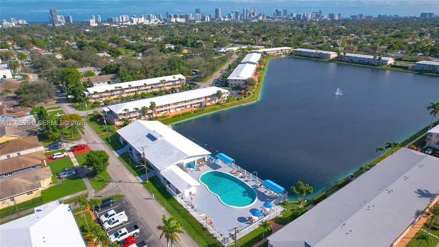 Property photo for 820 SW 11 Street, #4B, Hallandale Beach, FL