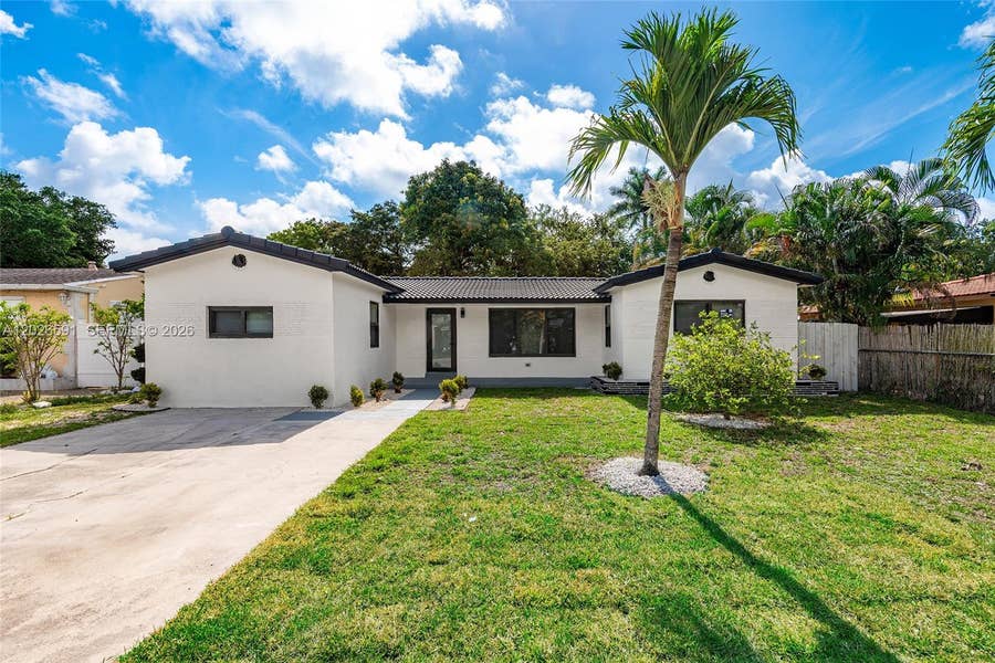 Property photo for 537 S 29th Court, Hollywood, FL