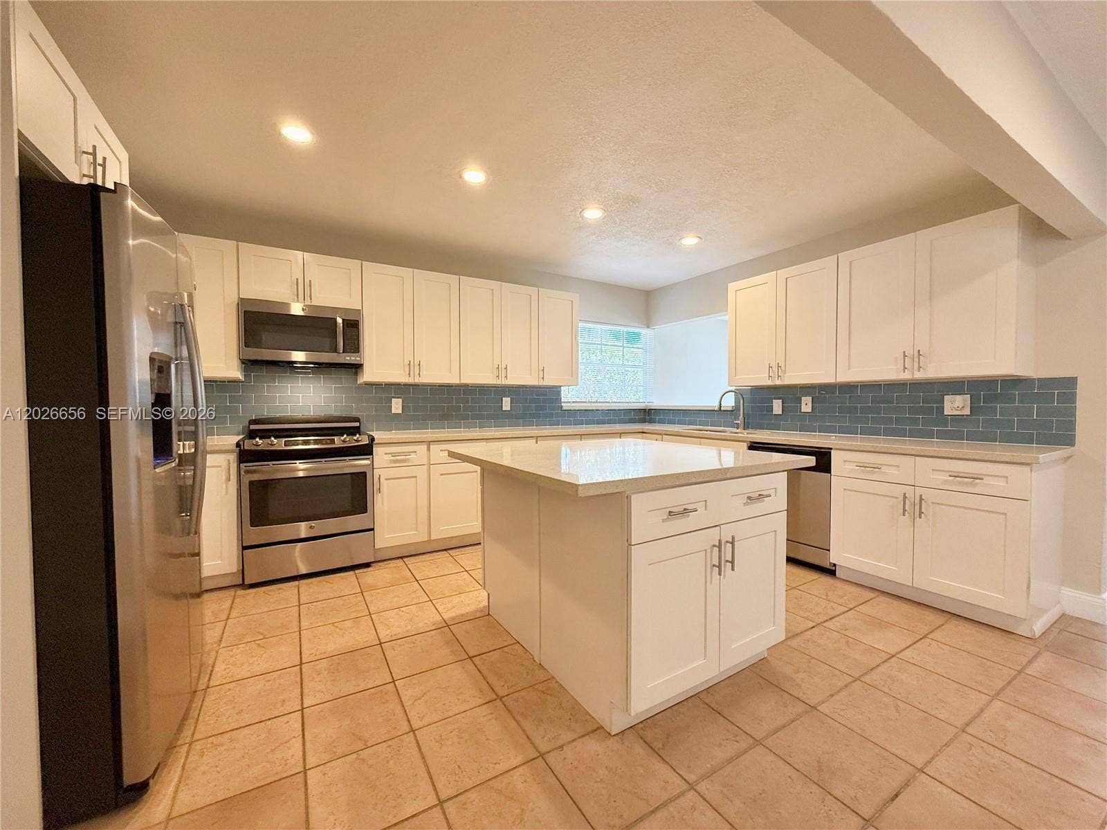 206 SE 3rd Place, Dania, Dania Beach, FL 33004 Large and remodeled open kitchen