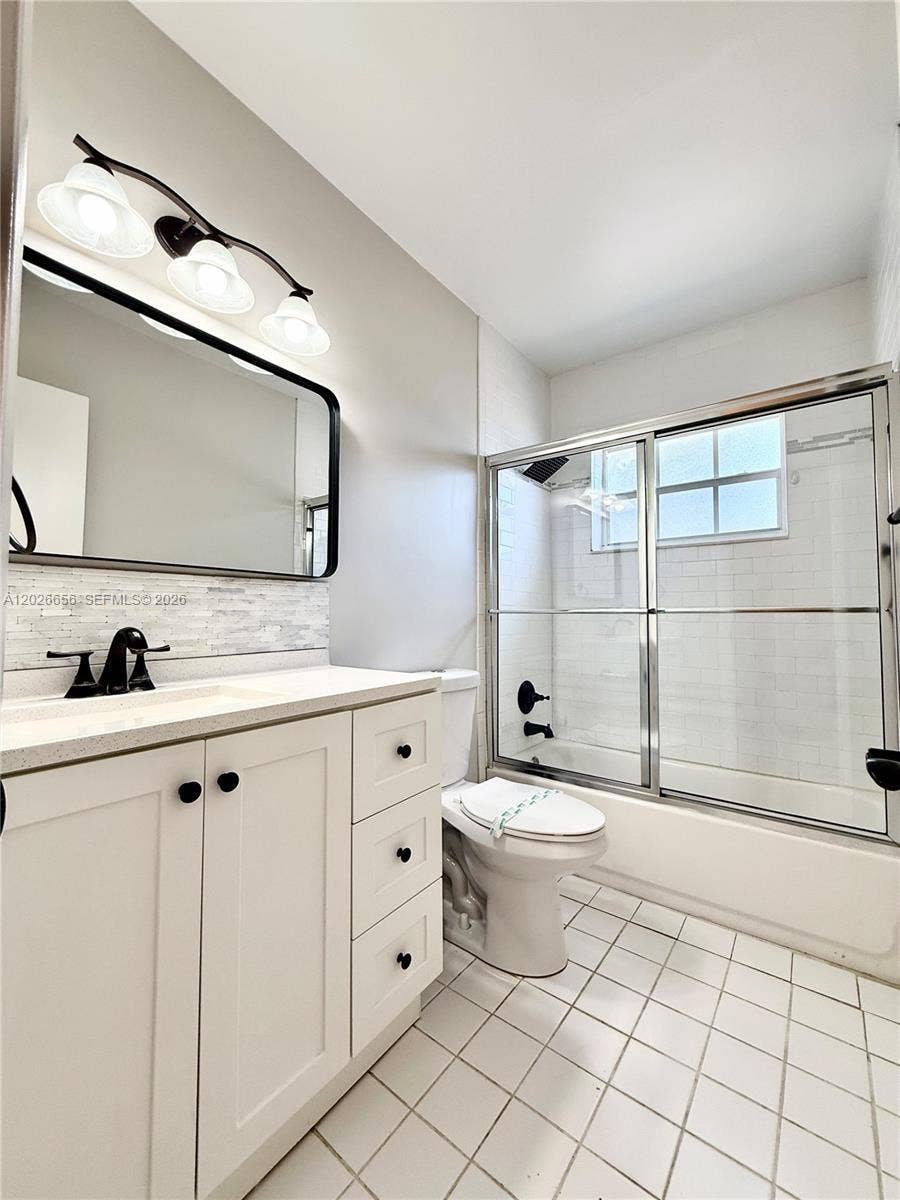 206 SE 3rd Place, Dania, Dania Beach, FL 33004 2nd Bathroom