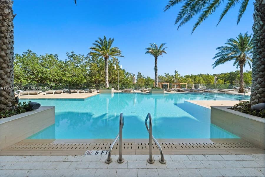 Property photo for 16385 Biscayne Boulevard, #1019, North Miami Beach, FL