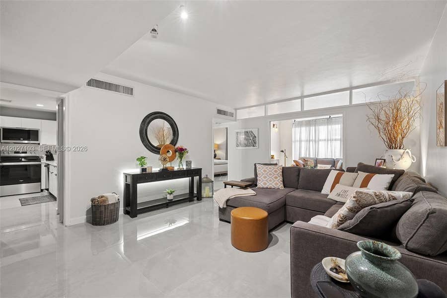 Property photo for 5001 Collins Avenue, #1E, Miami Beach, FL