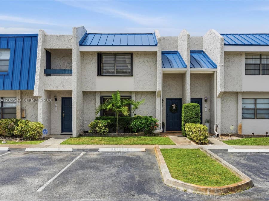 Property photo for 2615 N 40th Avenue, Hollywood, FL