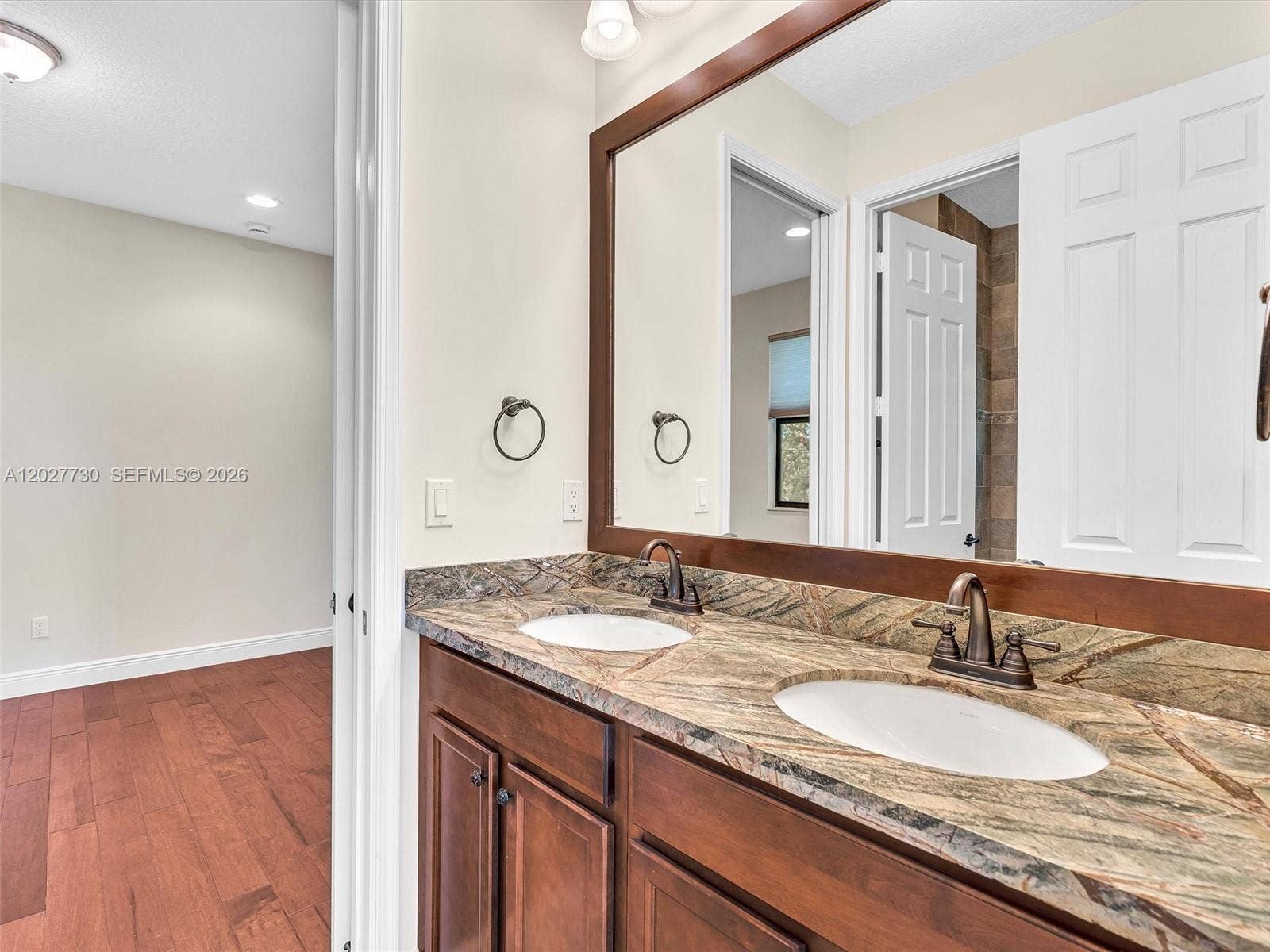 8420 NW 33rd Street, Cooper City, FL 33024 Jack and Jill bathroom