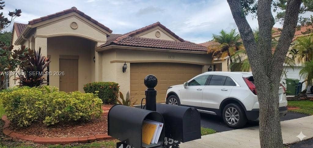 1455 Mira Vista Circle, Weston, FL 33327 Photo 2