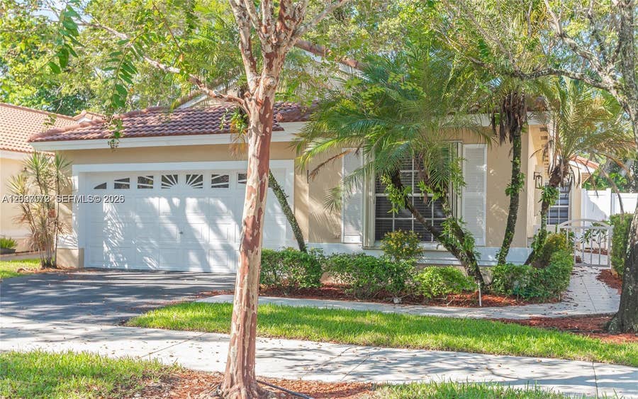 Property photo for 812 Garnet Circle, #812, Weston, FL