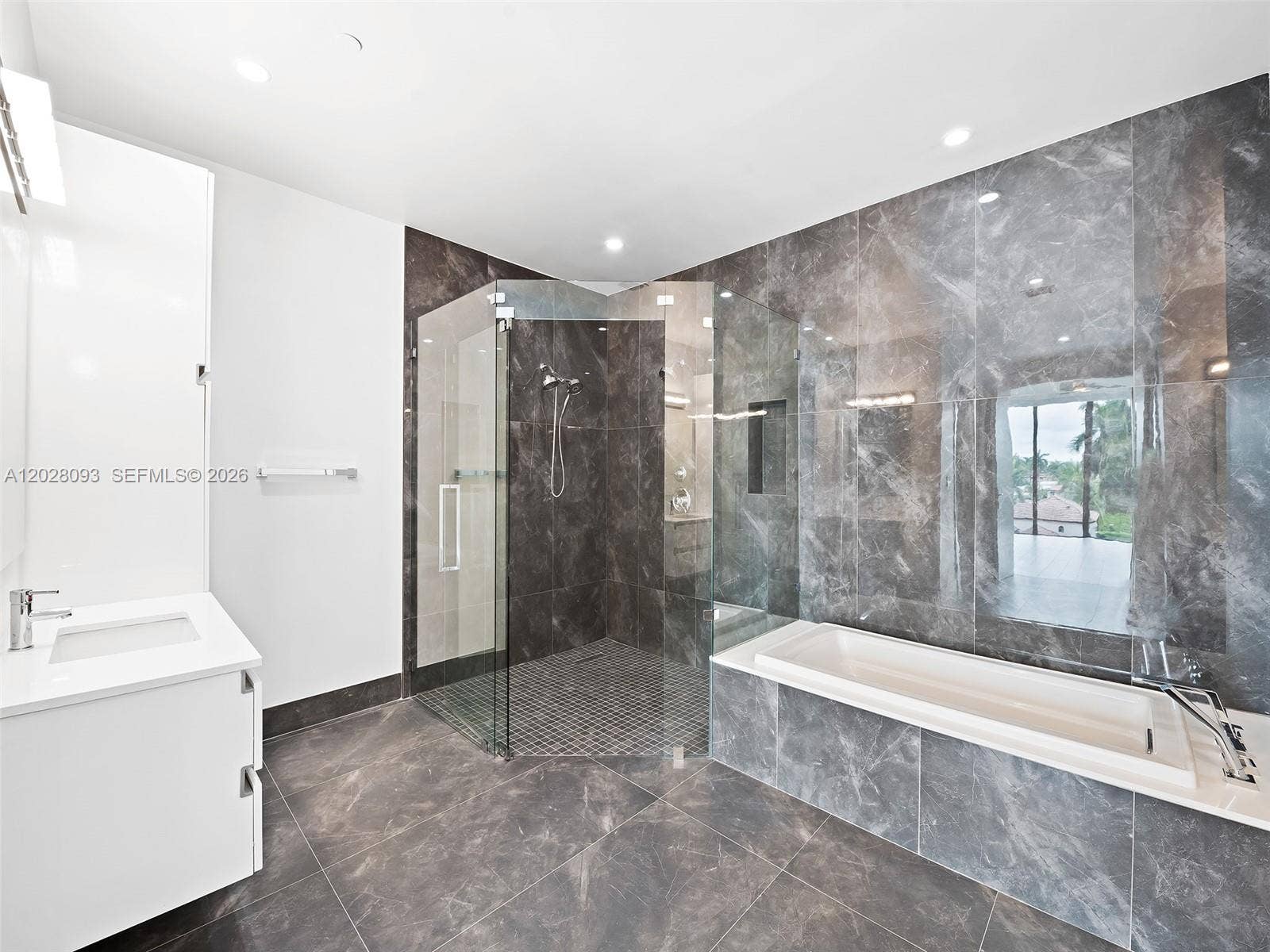 30 Isle Of Venice Drive, #403, Fort Lauderdale, FL 33301 Photo 25