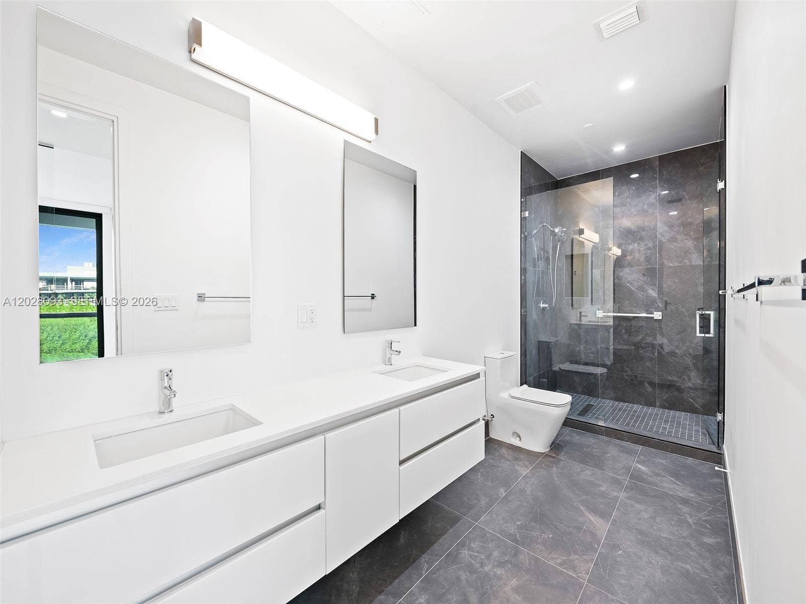 30 Isle Of Venice Drive, #403, Fort Lauderdale, FL 33301 Bathroom 2