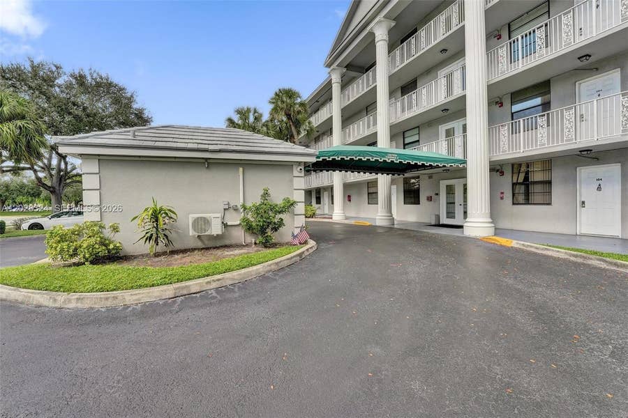 Property photo for 1502 Whitehall Drive, #105, Davie, FL