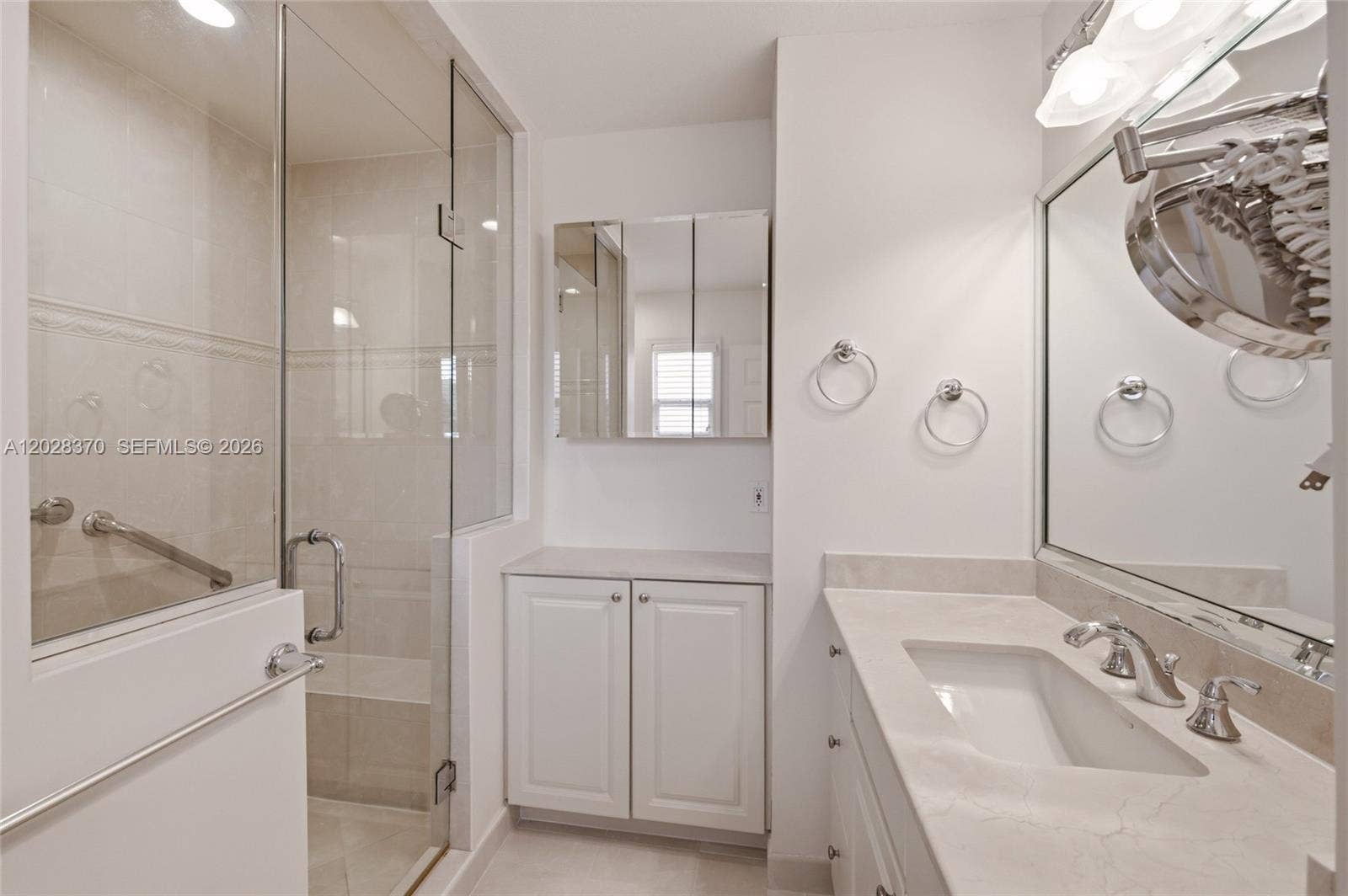 Guest house bath - 2nd floor