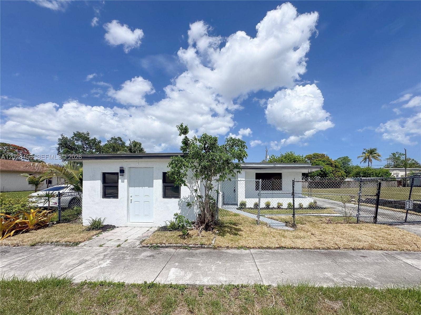 212 NW 28th Way, Fort Lauderdale, FL 33311 Photo 1