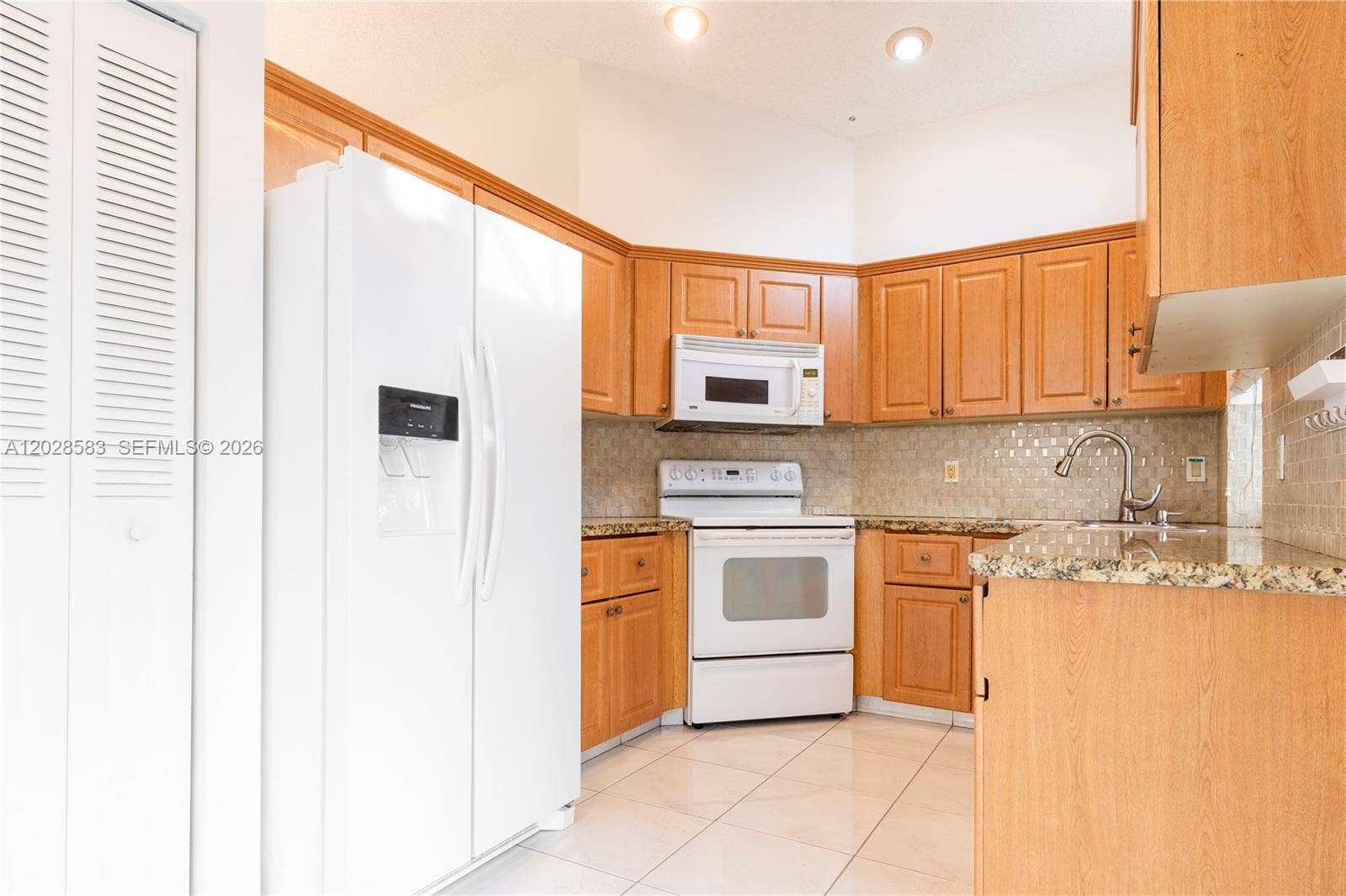 1341 Seagrape Circle, Weston, FL 33326 Photo 5