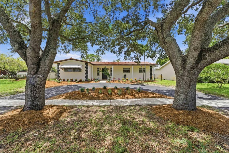 Property photo for 2210 N 52nd Avenue, Hollywood, FL