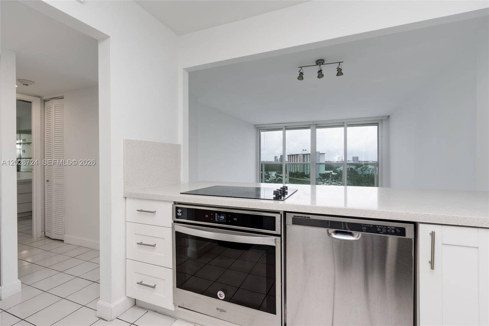 100 Bayview Drive, #1102, Sunny Isles Beach, Sunny Isles Beach, FL 33160 Photo 17
