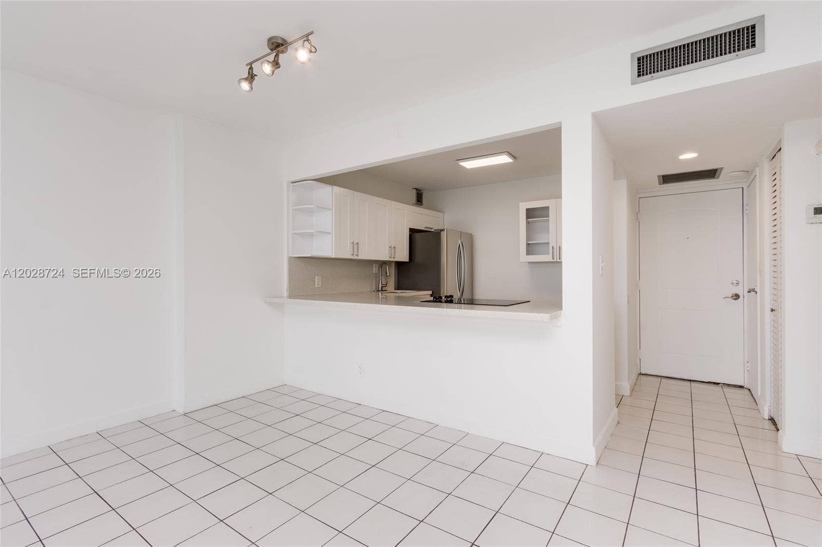 100 Bayview Drive, #1102, Sunny Isles Beach, Sunny Isles Beach, FL 33160 Photo 12