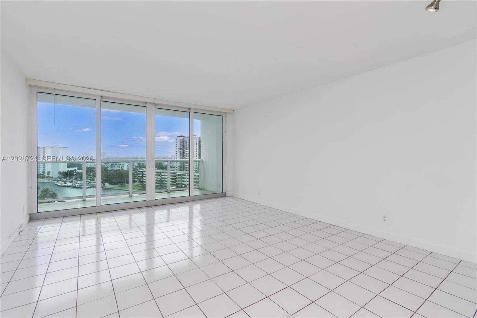 100 Bayview Drive, #1102, Sunny Isles Beach, Sunny Isles Beach, FL 33160 Photo 11