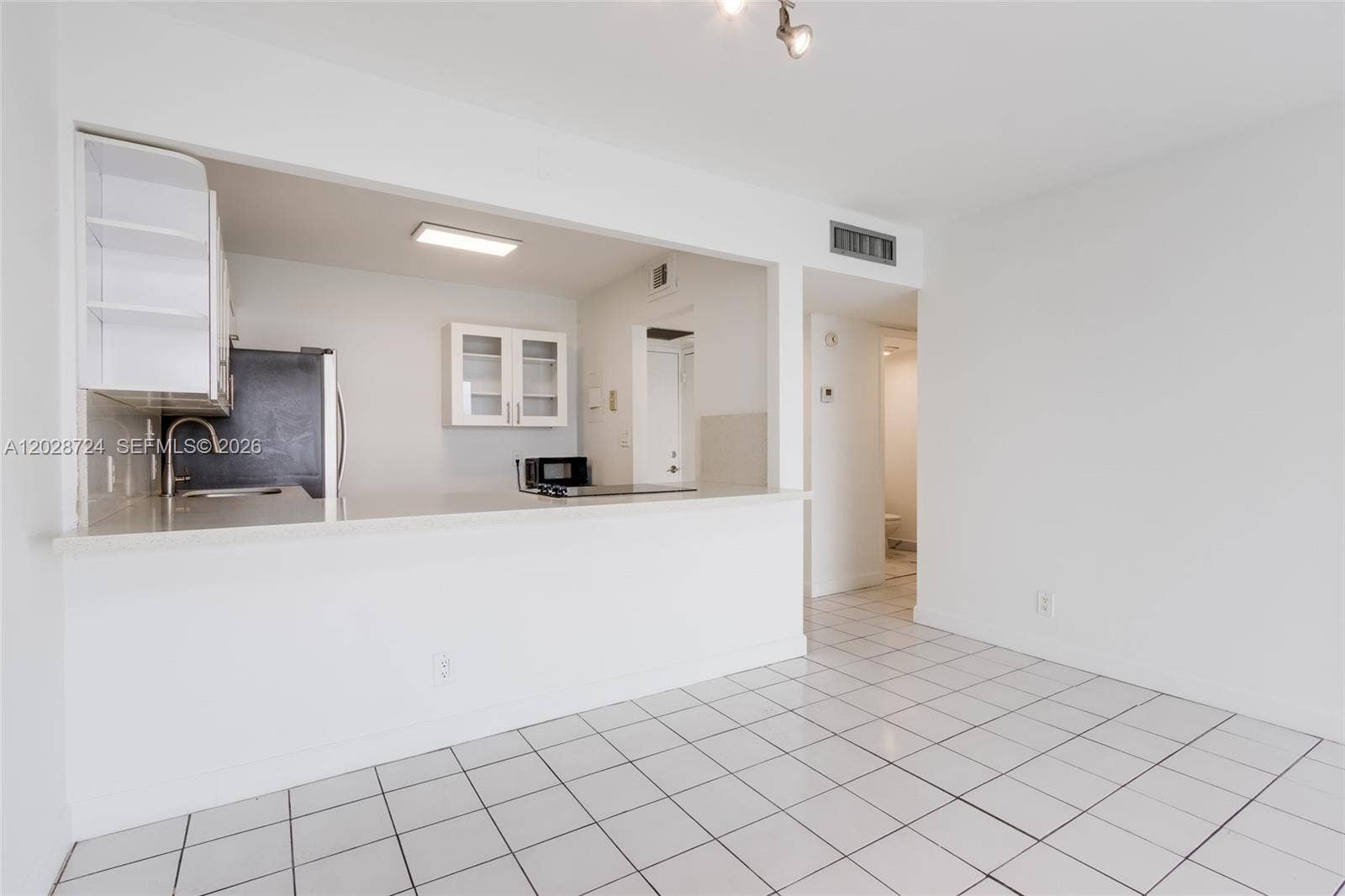 100 Bayview Drive, #1102, Sunny Isles Beach, Sunny Isles Beach, FL 33160 Photo 14