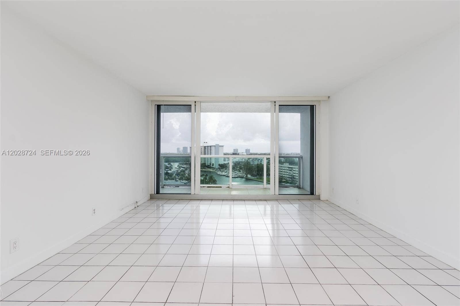 100 Bayview Drive, #1102, Sunny Isles Beach, Sunny Isles Beach, FL 33160 Photo 10