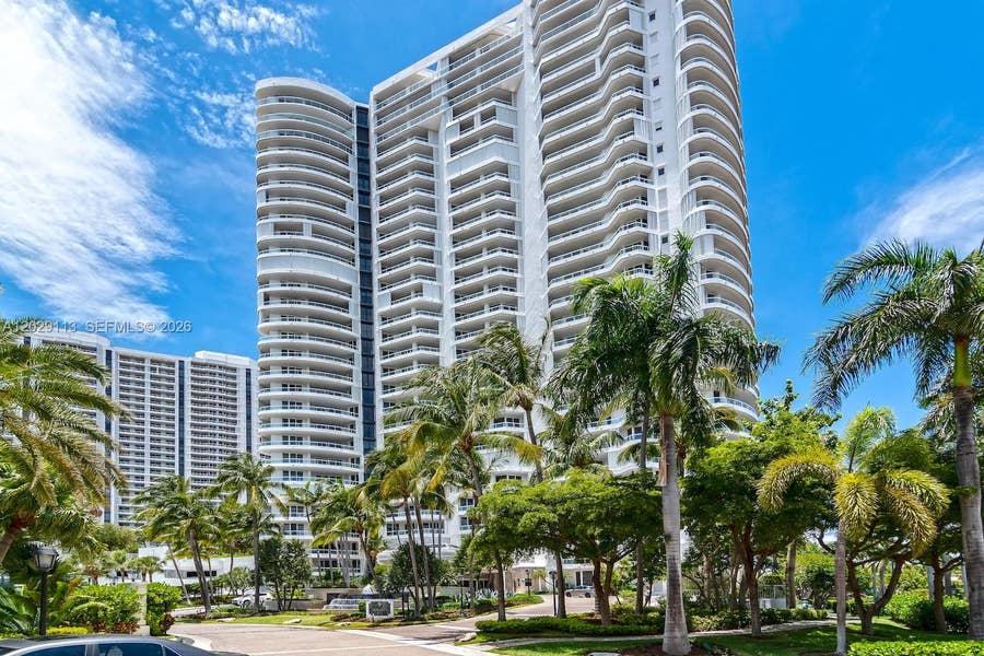 Property photo for 21050 NE 38th Avenue, #305, Aventura, FL