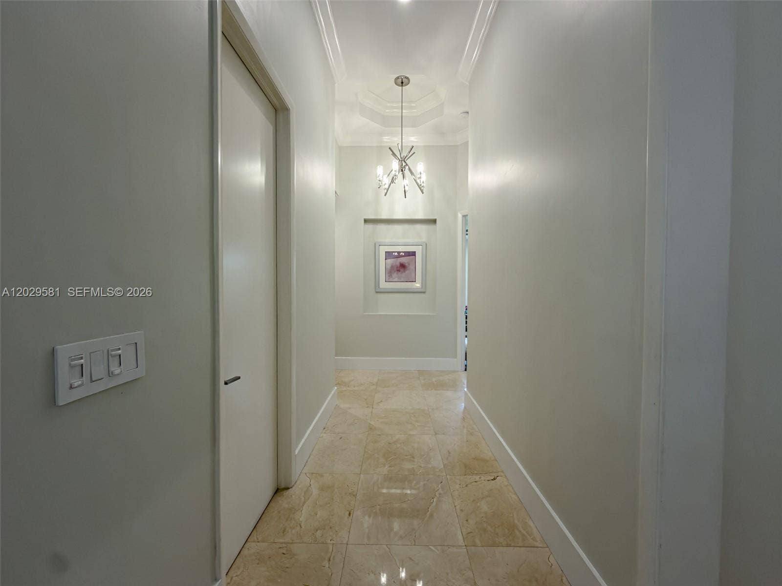 Hall to the secondary bedrooms