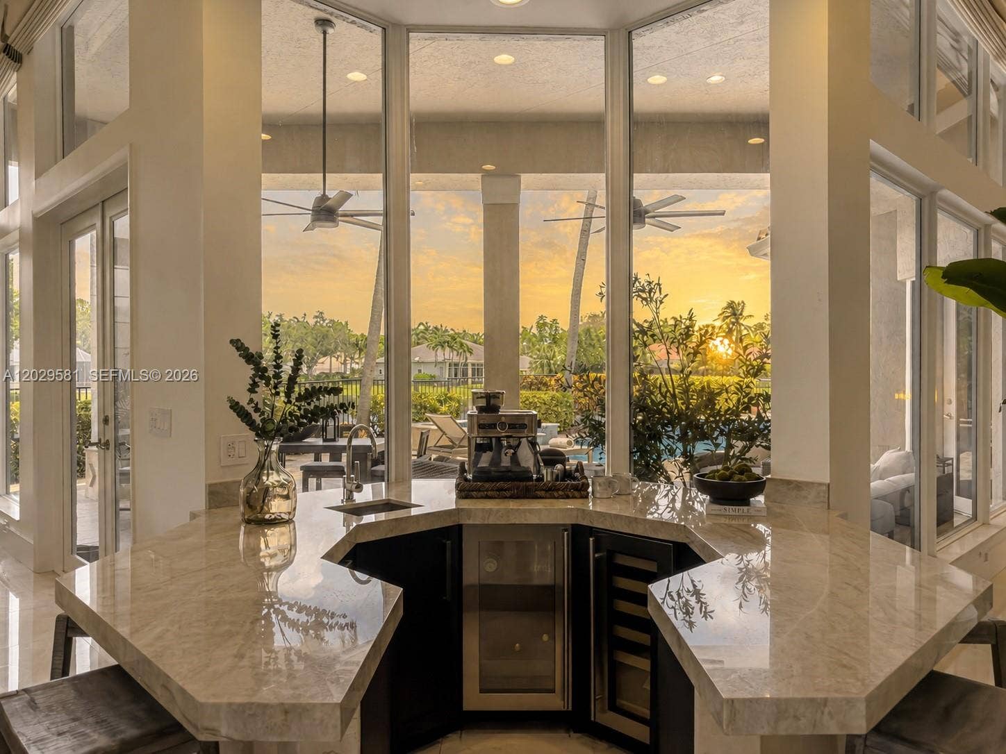 Bar and Cofee Station