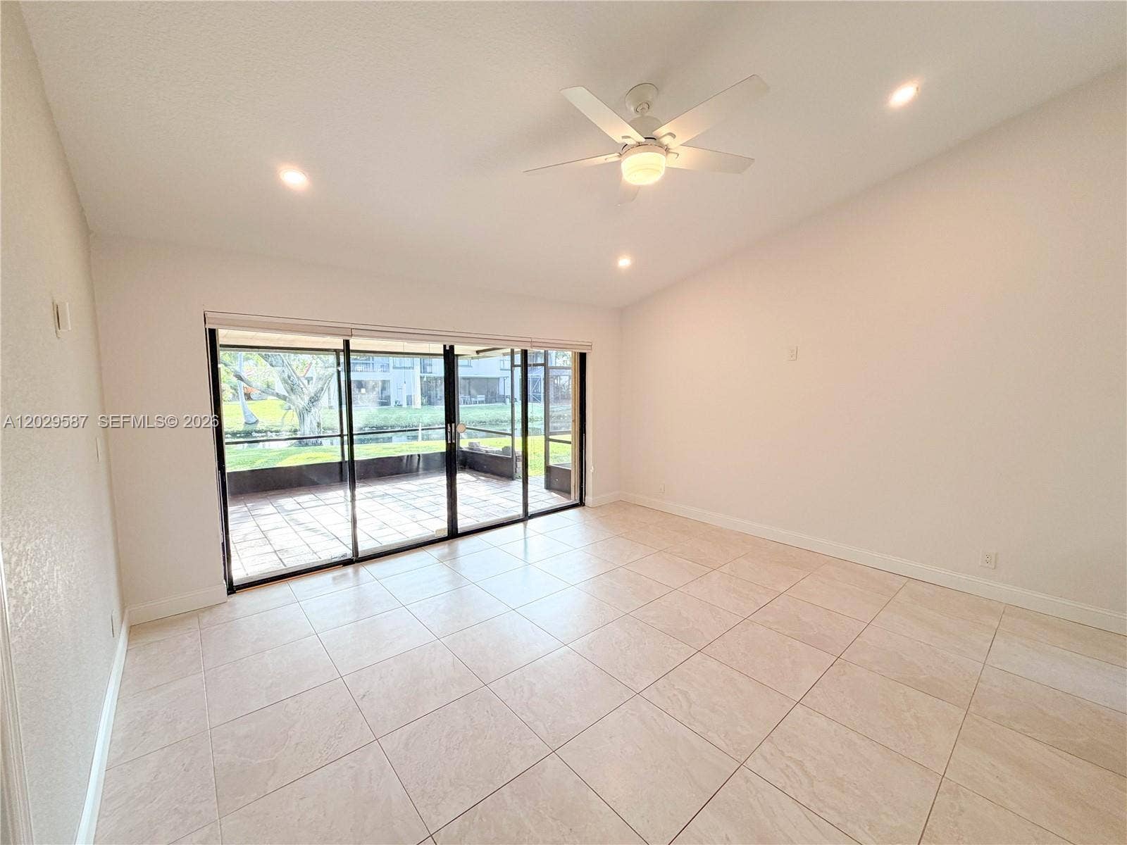 16295 Laurel Drive, #2, Weston, FL 33326 LIVING ROOM