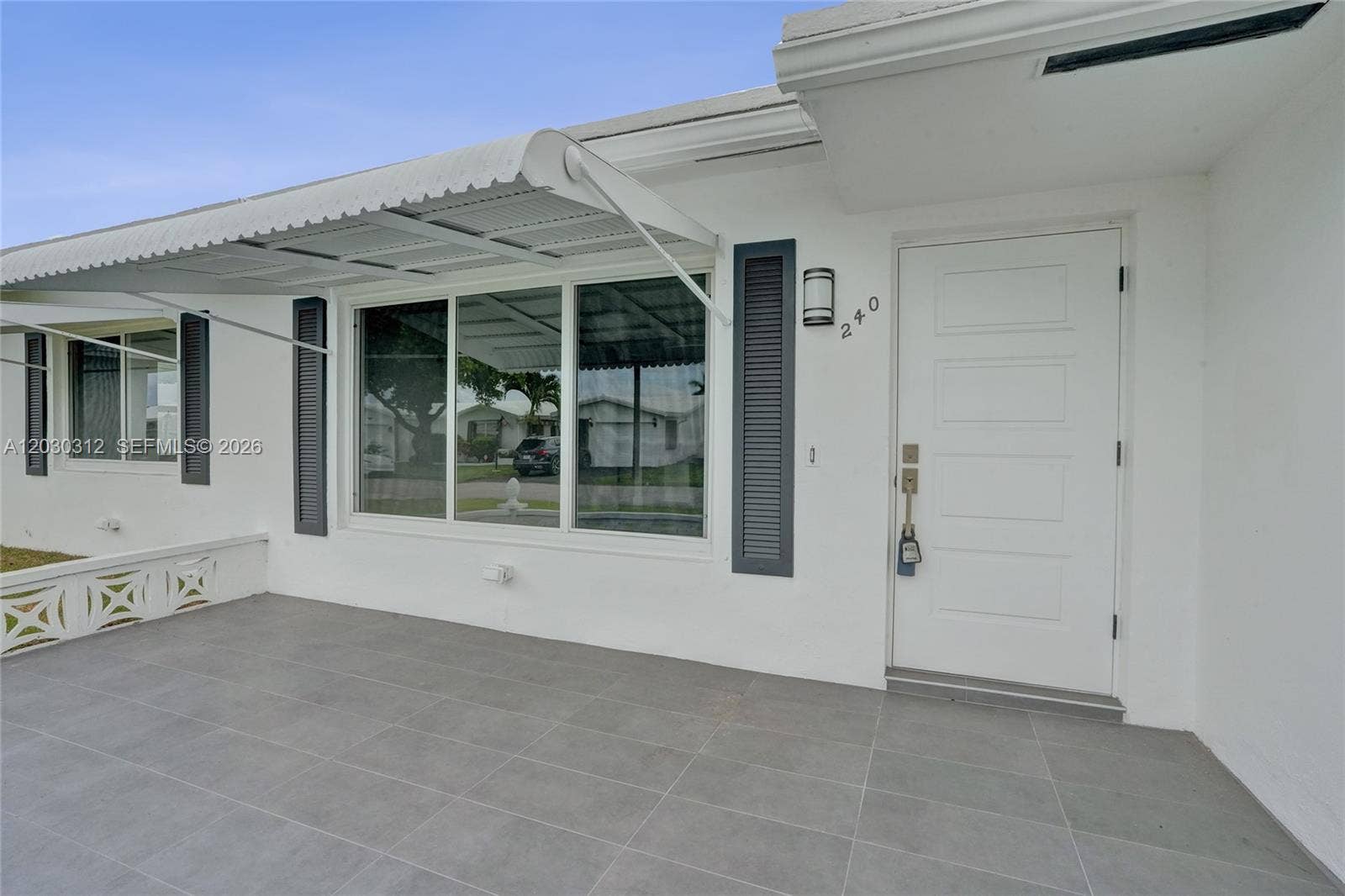 240 NW 25th Court, Pompano Beach, FL 33064 Photo 4