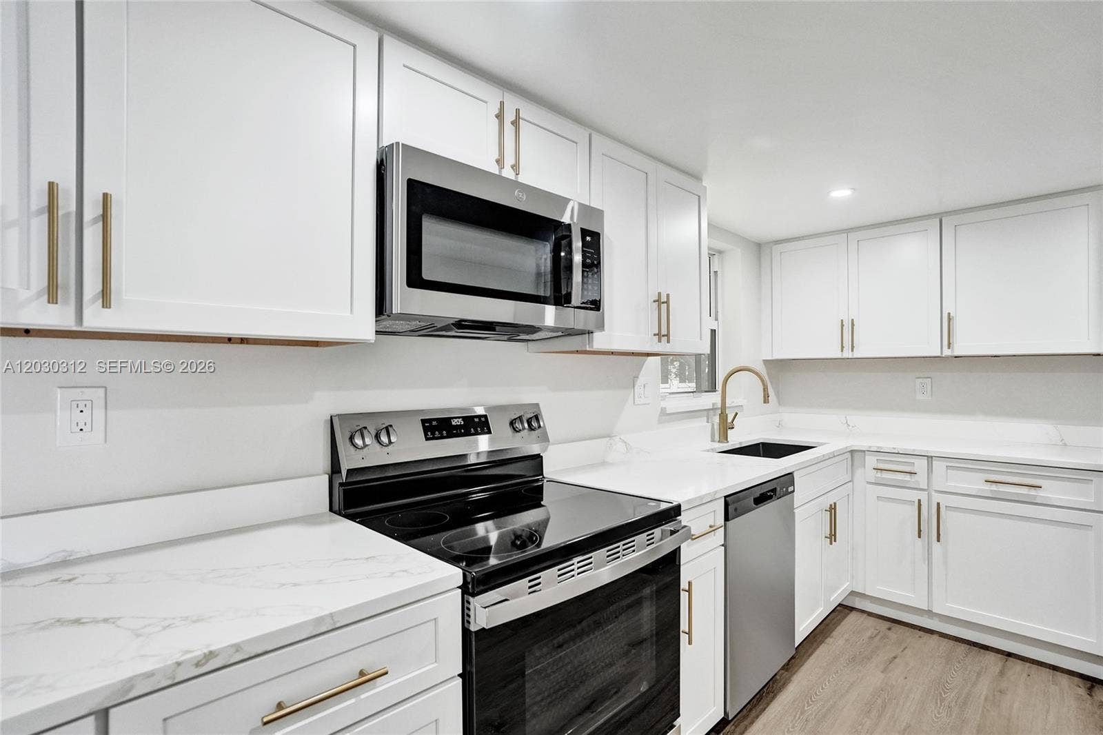 240 NW 25th Court, Pompano Beach, FL 33064 Photo 8
