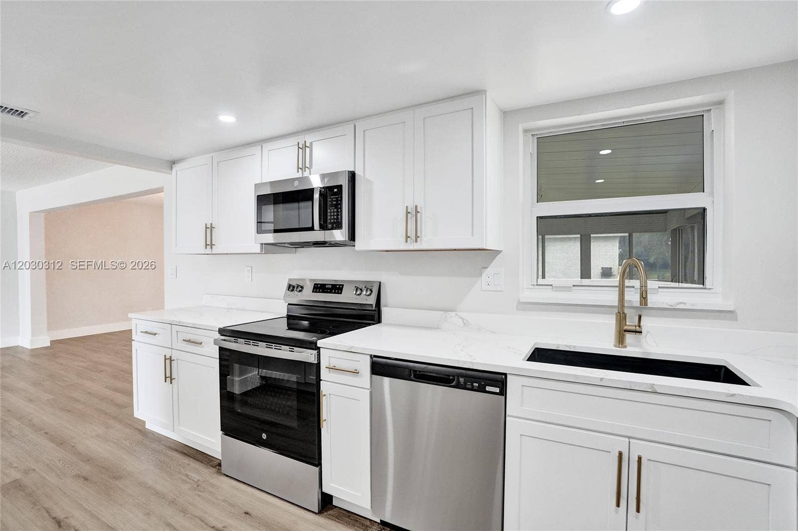 240 NW 25th Court, Pompano Beach, FL 33064 Photo 9