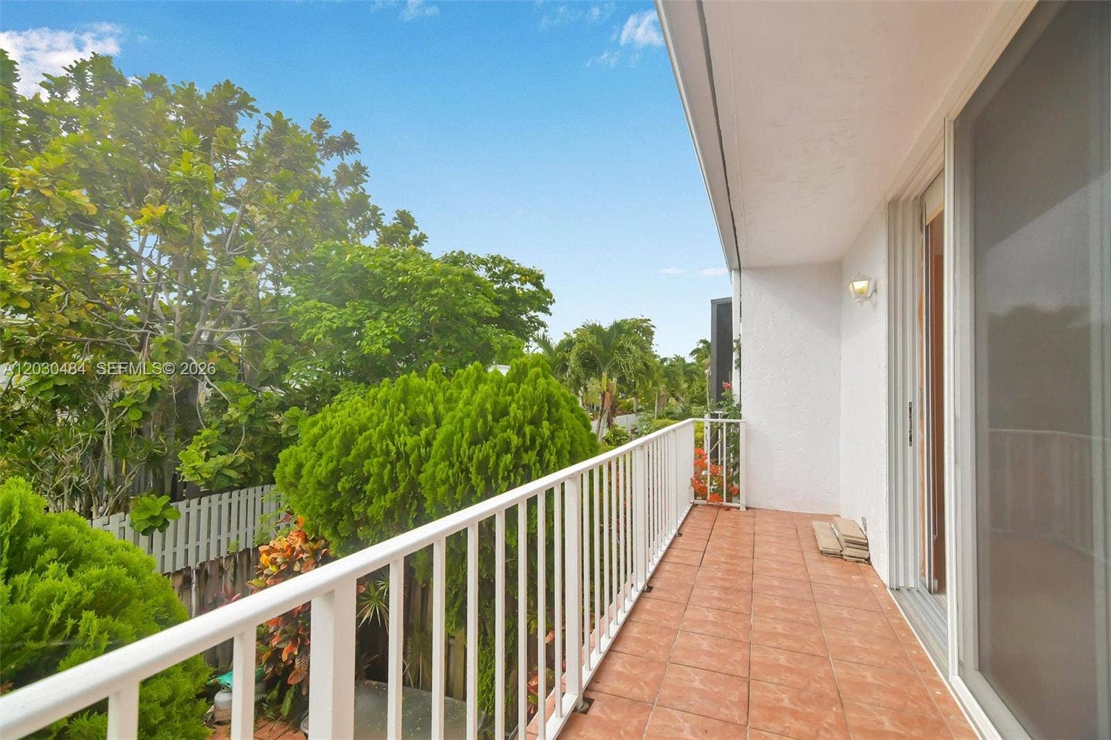 812 NE 26th Avenue, Hallandale Beach, FL 33009 Photo 12