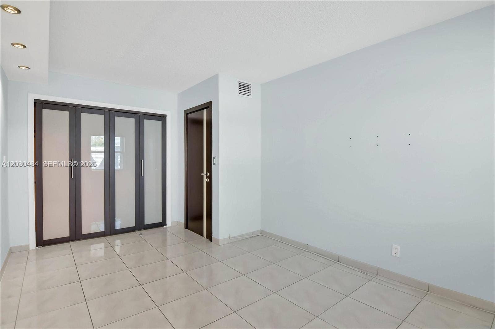 812 NE 26th Avenue, Hallandale Beach, FL 33009 Photo 17