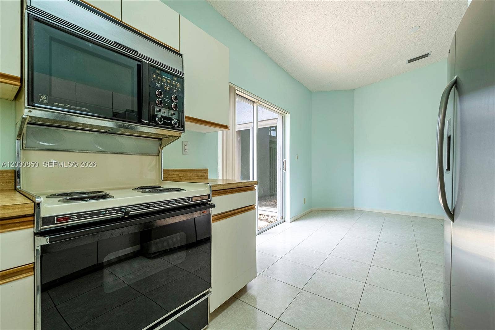 6561 Sutton Court, Parkland, FL 33067 Kitchen