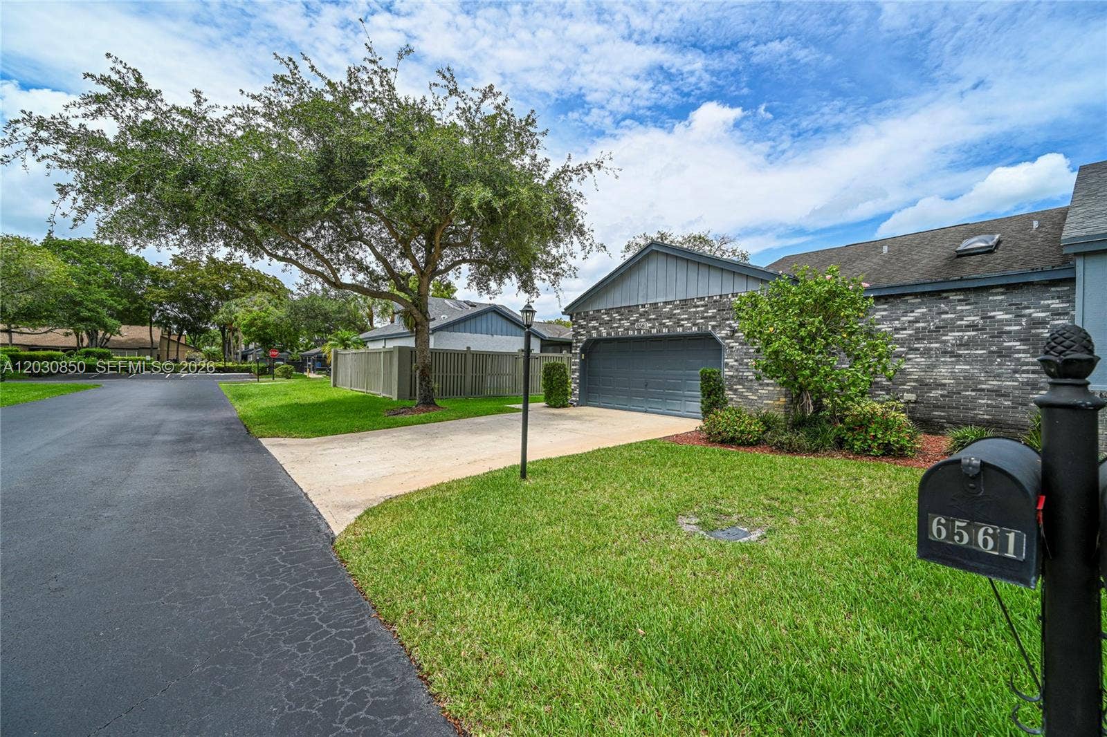 6561 Sutton Court, Parkland, FL 33067 Facade Right