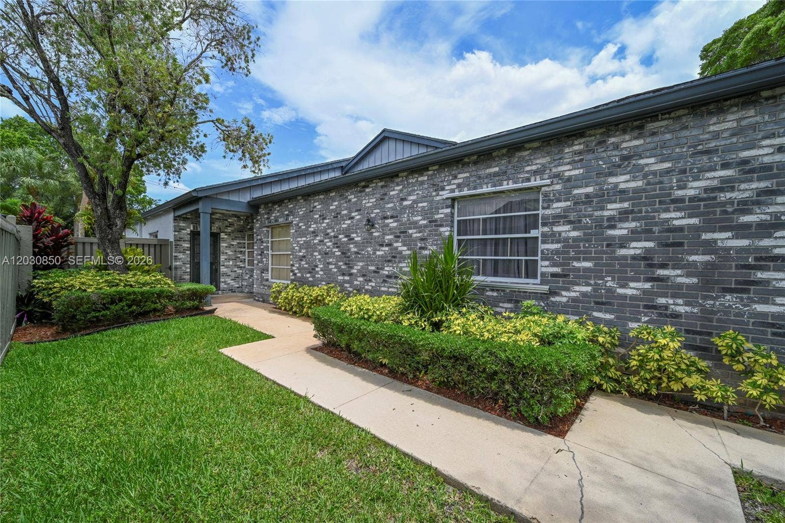 6561 Sutton Court, Parkland, FL 33067 Left Side