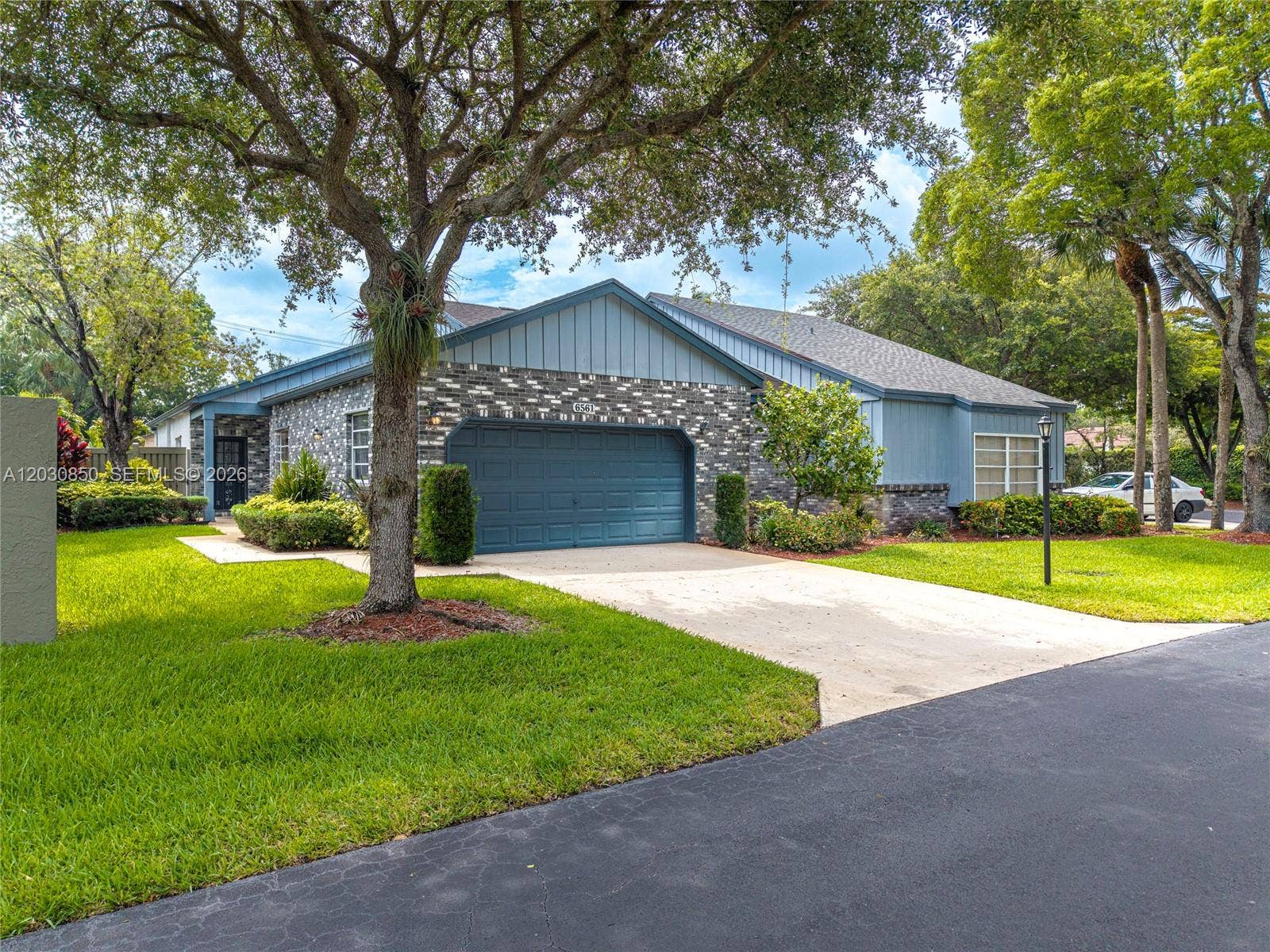 6561 Sutton Court, Parkland, FL 33067 Facade Left