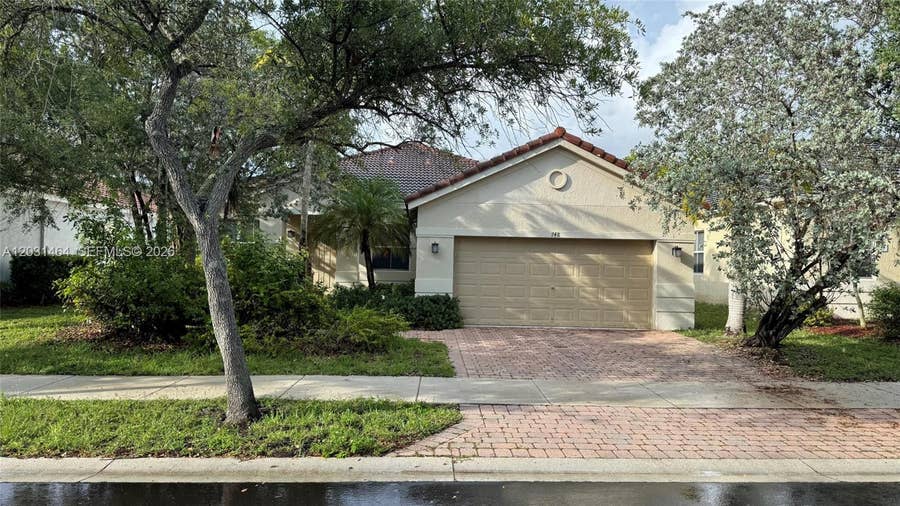 Property photo for 748 Tulip Circle, Weston, FL