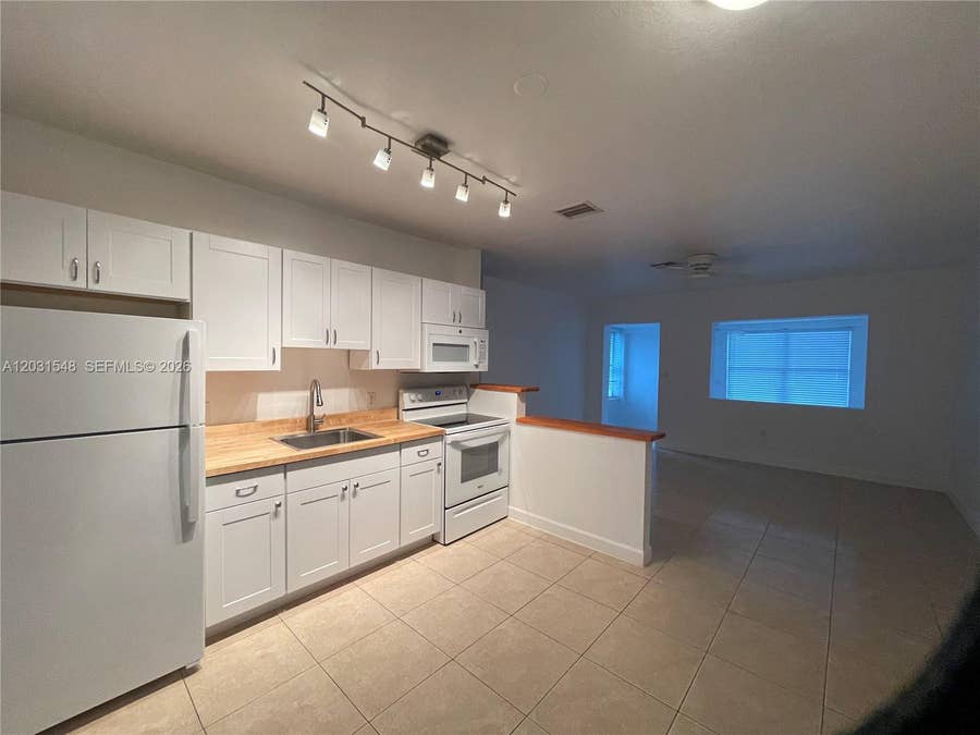 Property photo for 420 SW 25th Avenue, Fort Lauderdale, FL