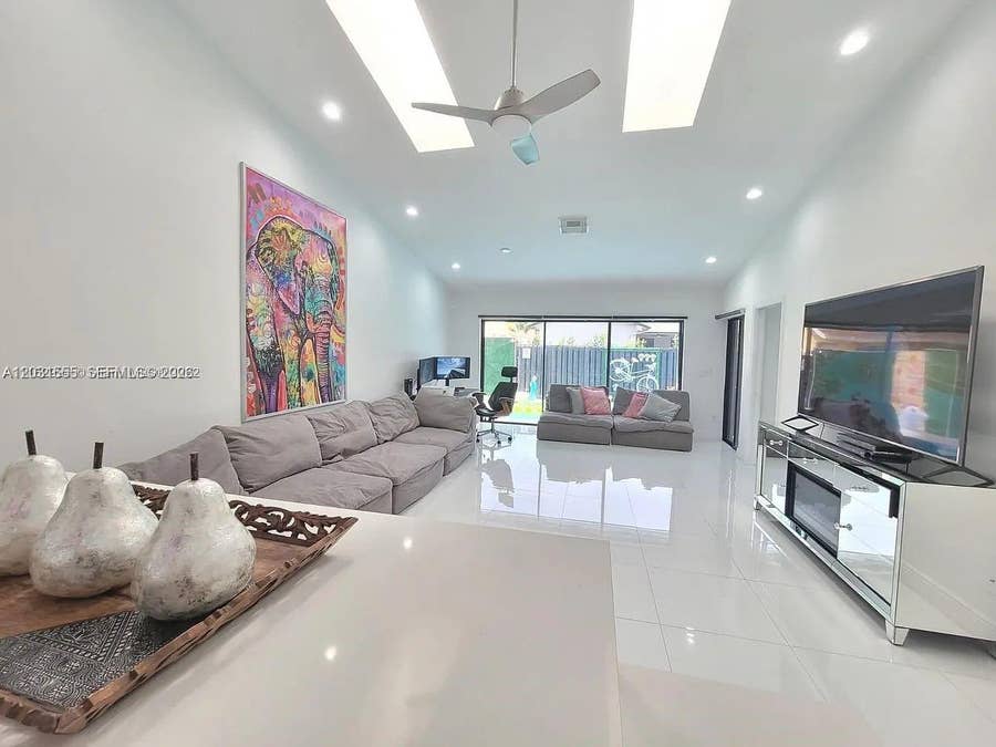Property photo for 270 SE 7th Street, Dania Beach, FL