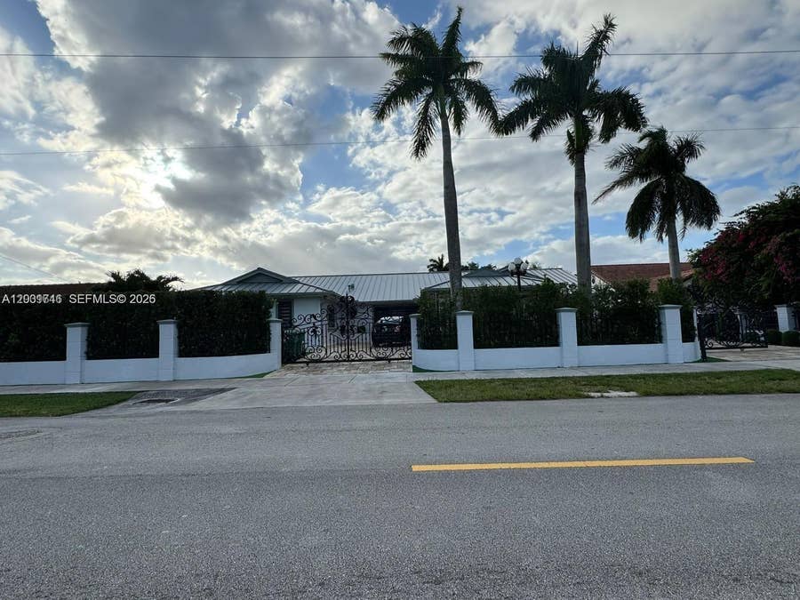 Property photo for 3690 SW 139th Avenue, Miami, FL