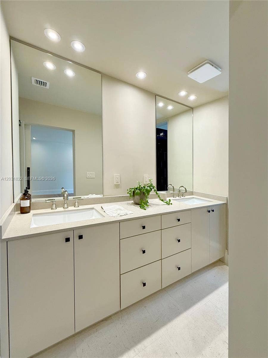 PRIMARY VANITY