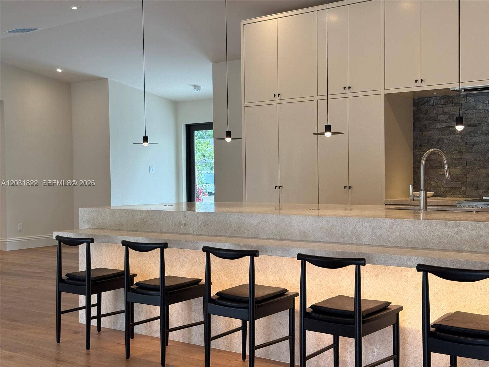 KITCHEN ISLAND