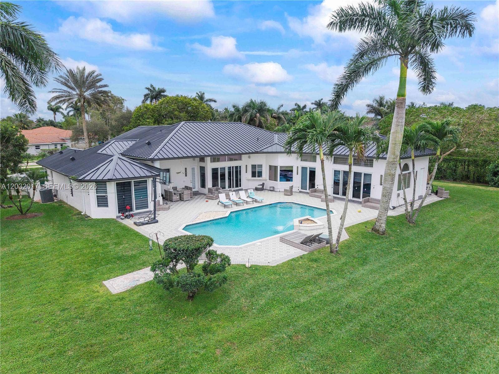 2235 SW 105th Terrace, Davie, FL 33324 Photo 2