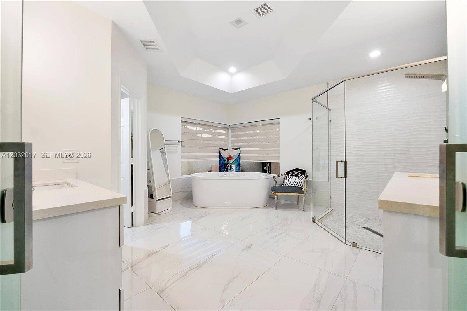 2235 SW 105th Terrace, Davie, FL 33324 Jacuzzi spa/ soaking tub