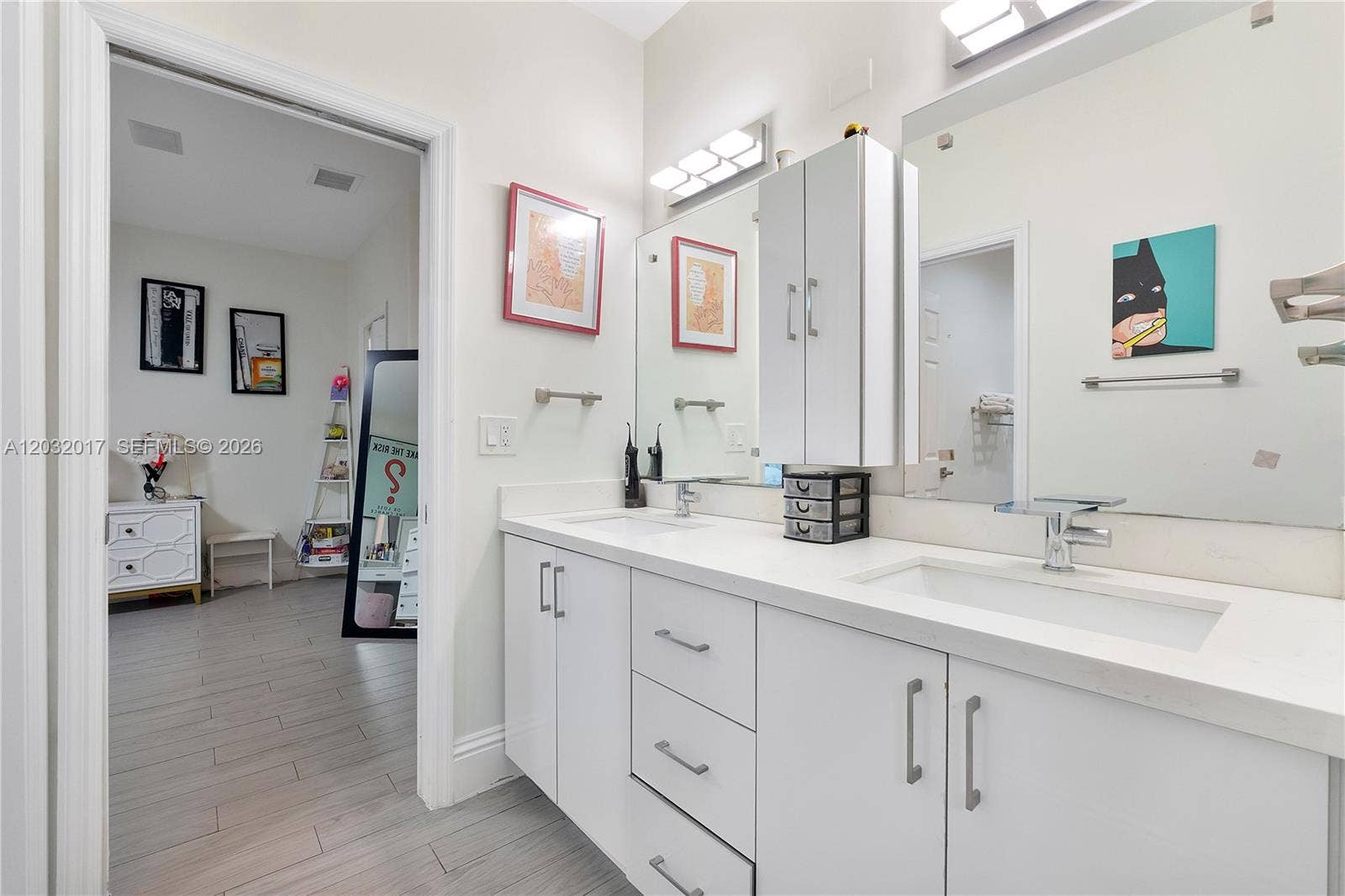 2235 SW 105th Terrace, Davie, FL 33324 Bathroom Adjoining Jack/Jill