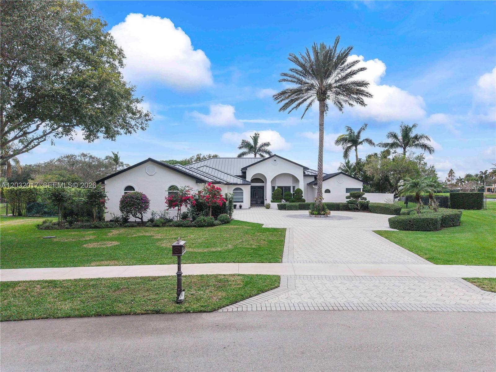 2235 SW 105th Terrace, Davie, FL 33324 Photo 4