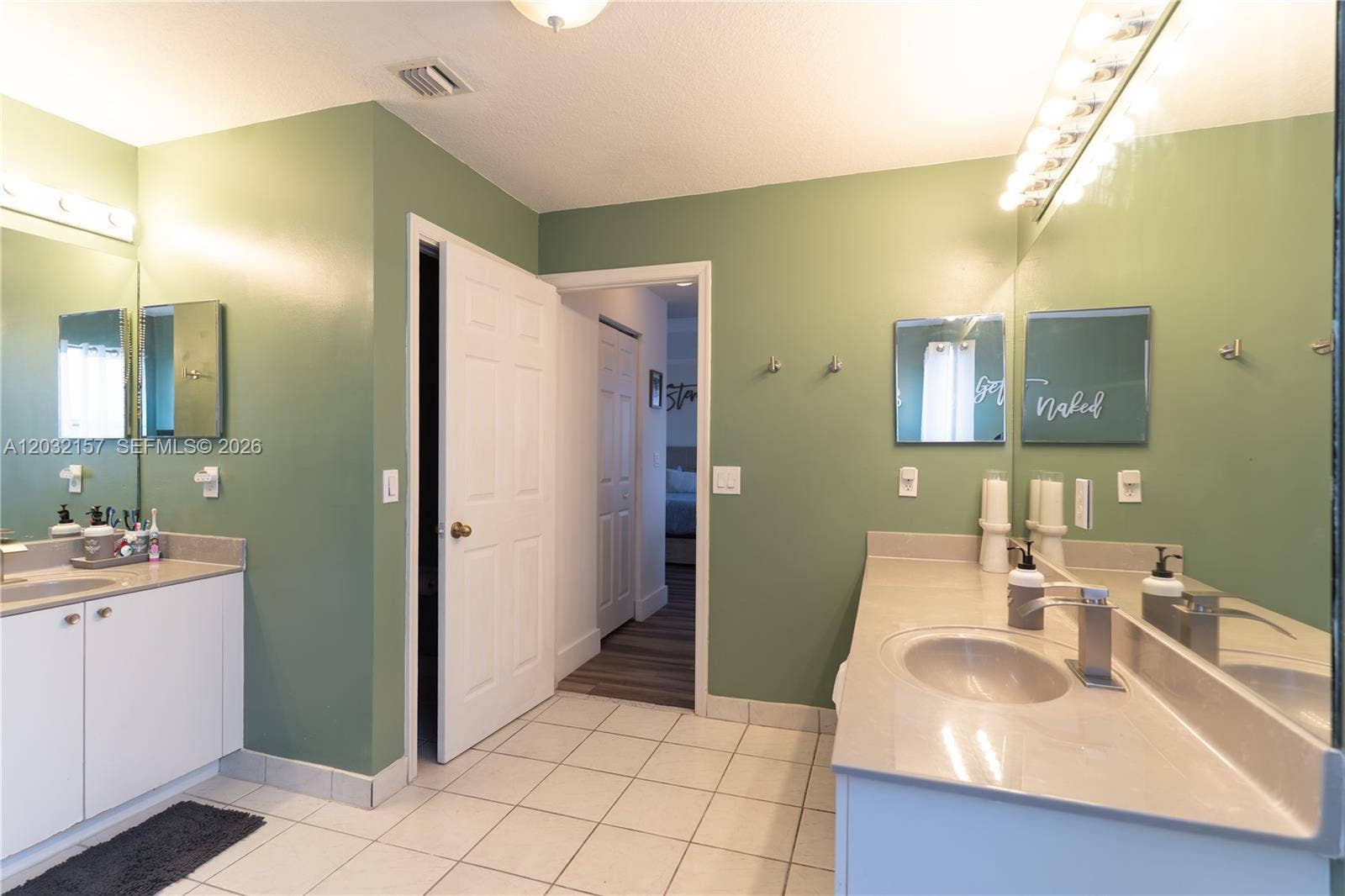 7907 N Silverado Circle, Davie, FL 33024 Master Bathroom