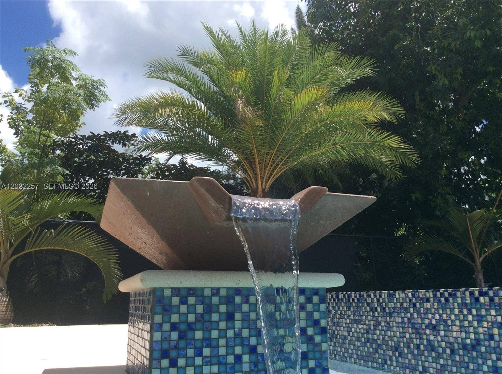 WATER BOWL