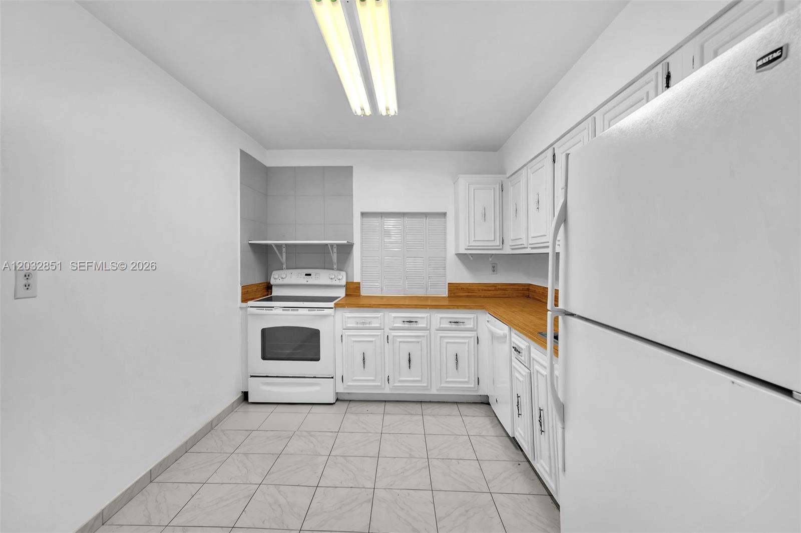 1000 Parkview Drive, #229, Hallandale Beach, FL 33009 Photo 12