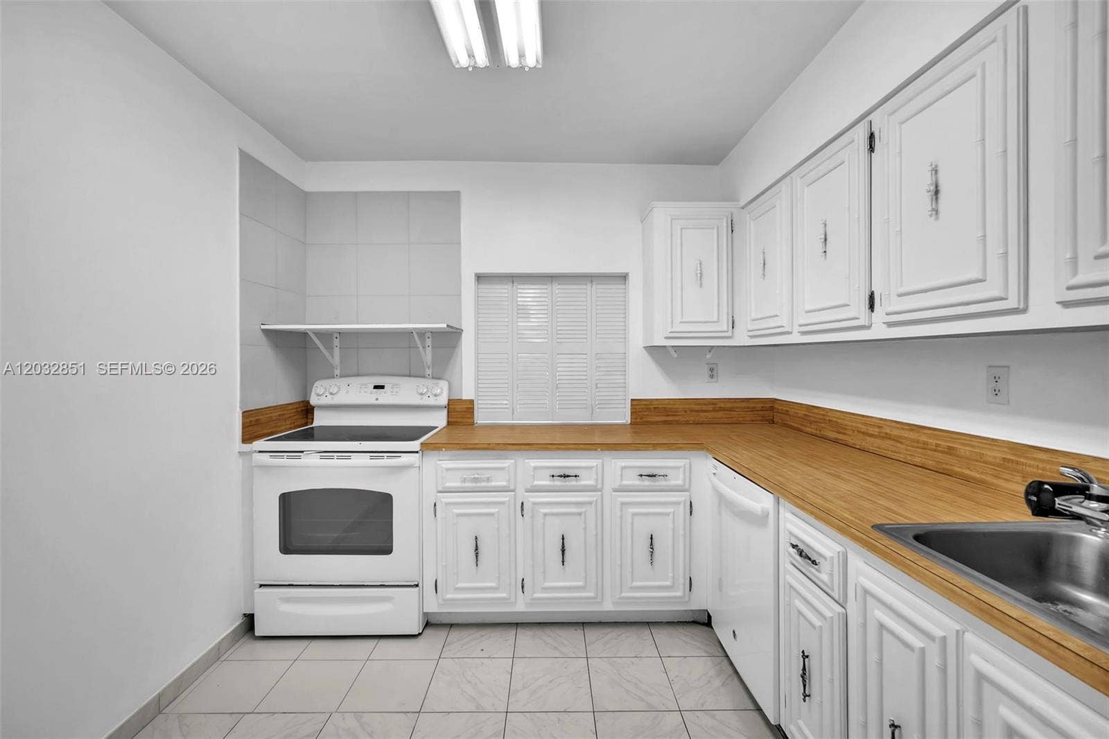1000 Parkview Drive, #229, Hallandale Beach, FL 33009 Photo 11