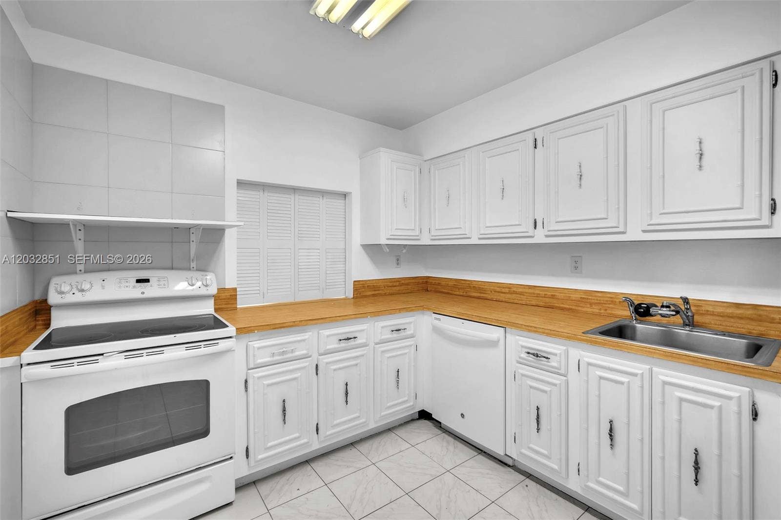 1000 Parkview Drive, #229, Hallandale Beach, FL 33009 Photo 13